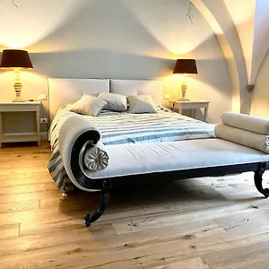 Apartment Accademia Newly Renovated Ancient Abbey, Florence